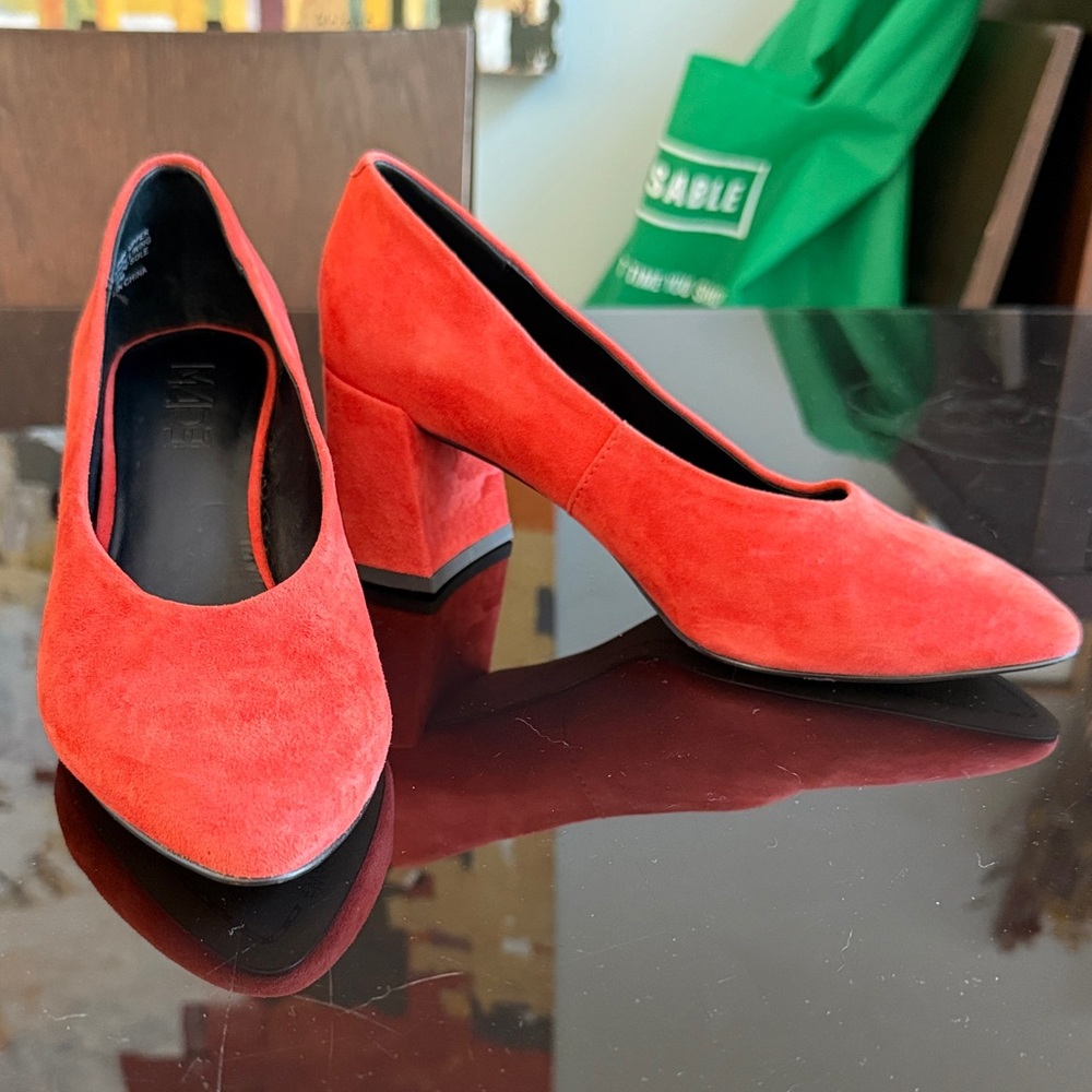 M4D3 Helen Pumps in Red Suede